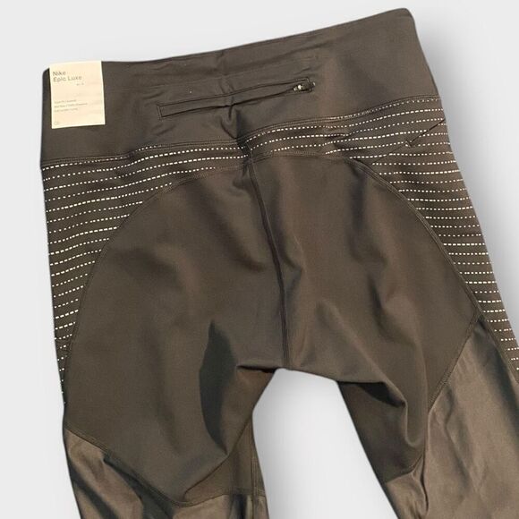 Nike Dri-FIT Epic Luxe Black Running Division Womens Size Medium DD6855-010 New - Picture 6 of 9